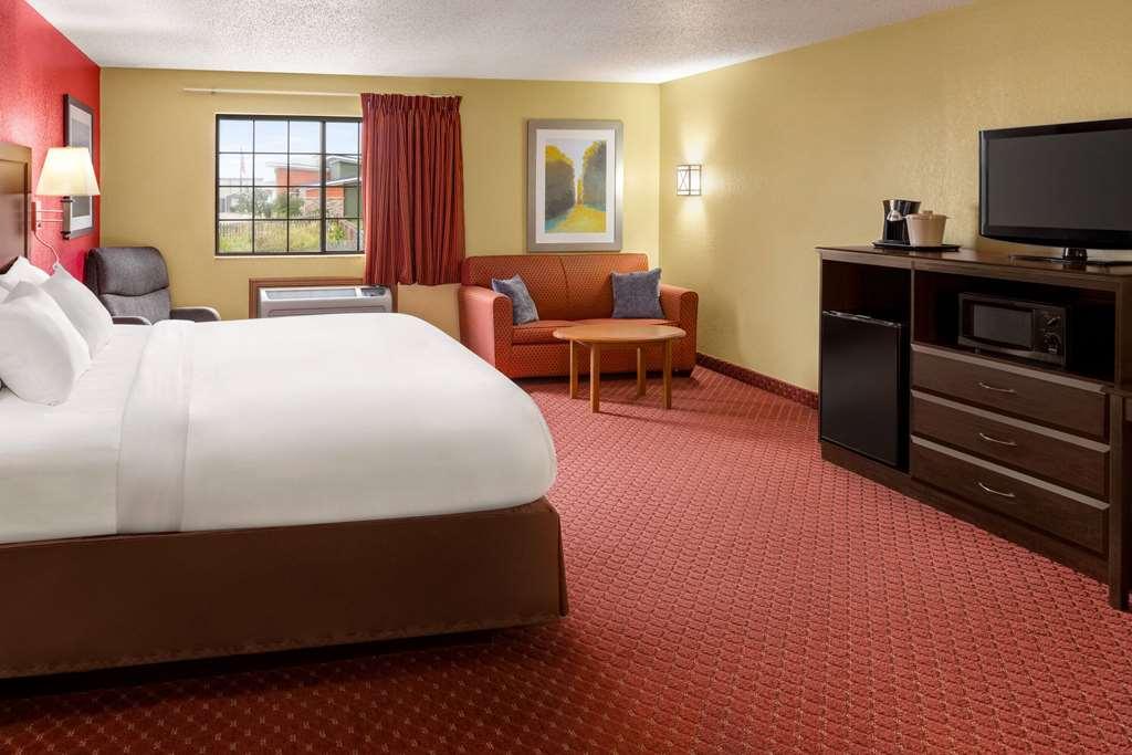 Baymont By Wyndham Cedar Rapids Hotell Rom bilde