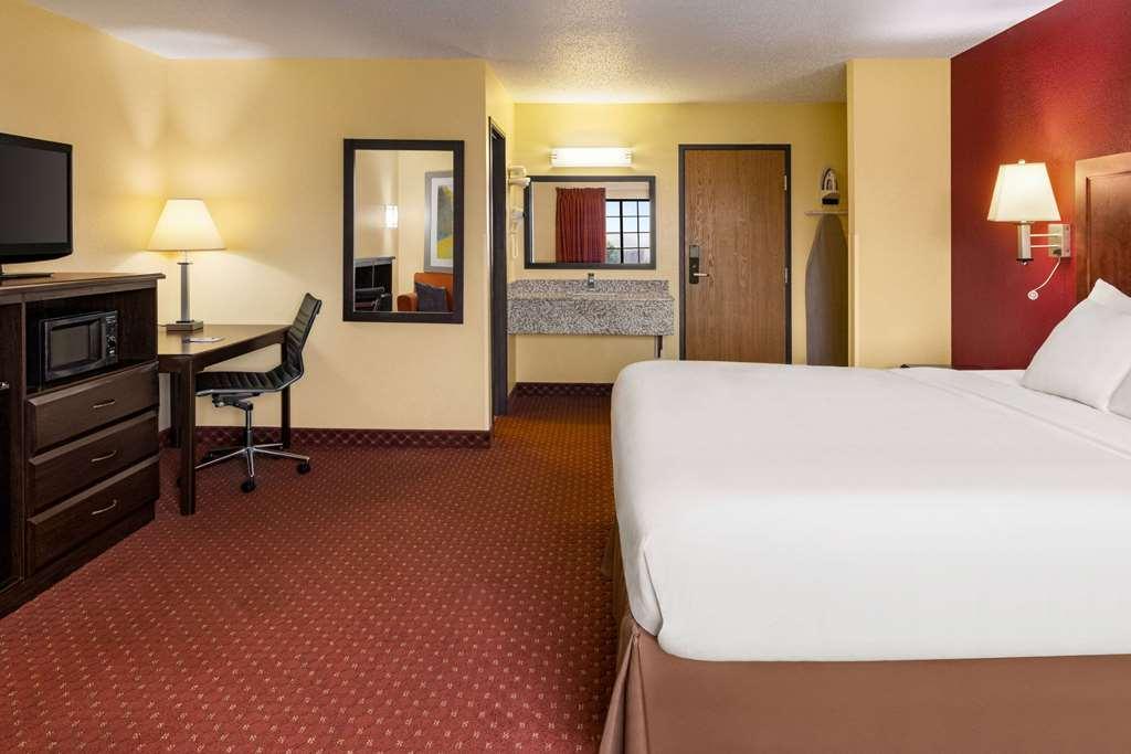 Baymont By Wyndham Cedar Rapids Hotell Rom bilde