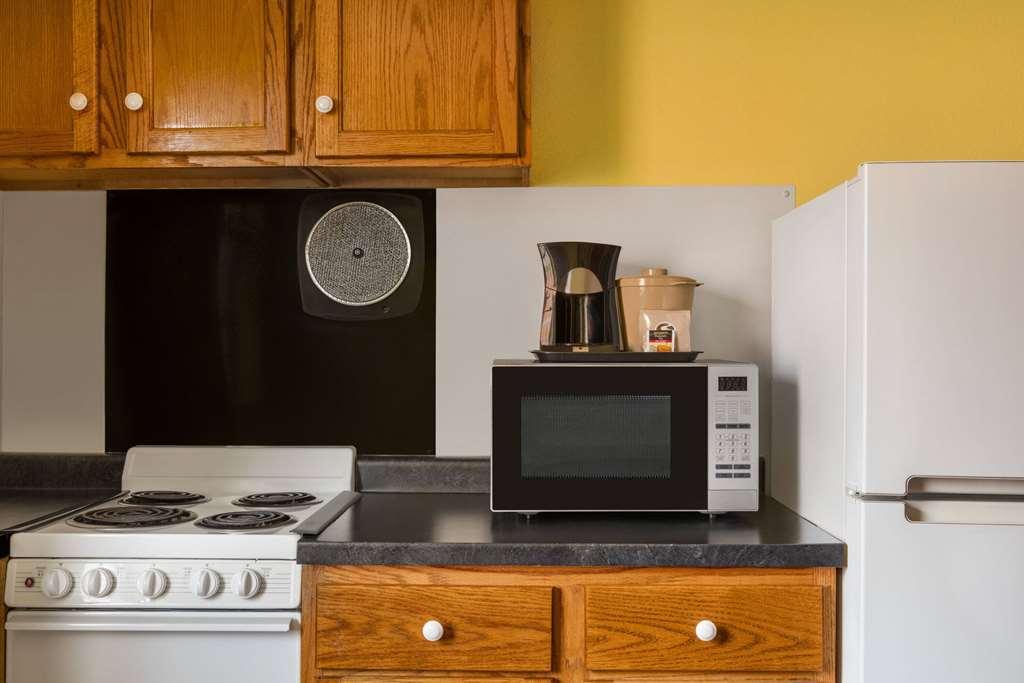 Baymont By Wyndham Cedar Rapids Hotell Rom bilde