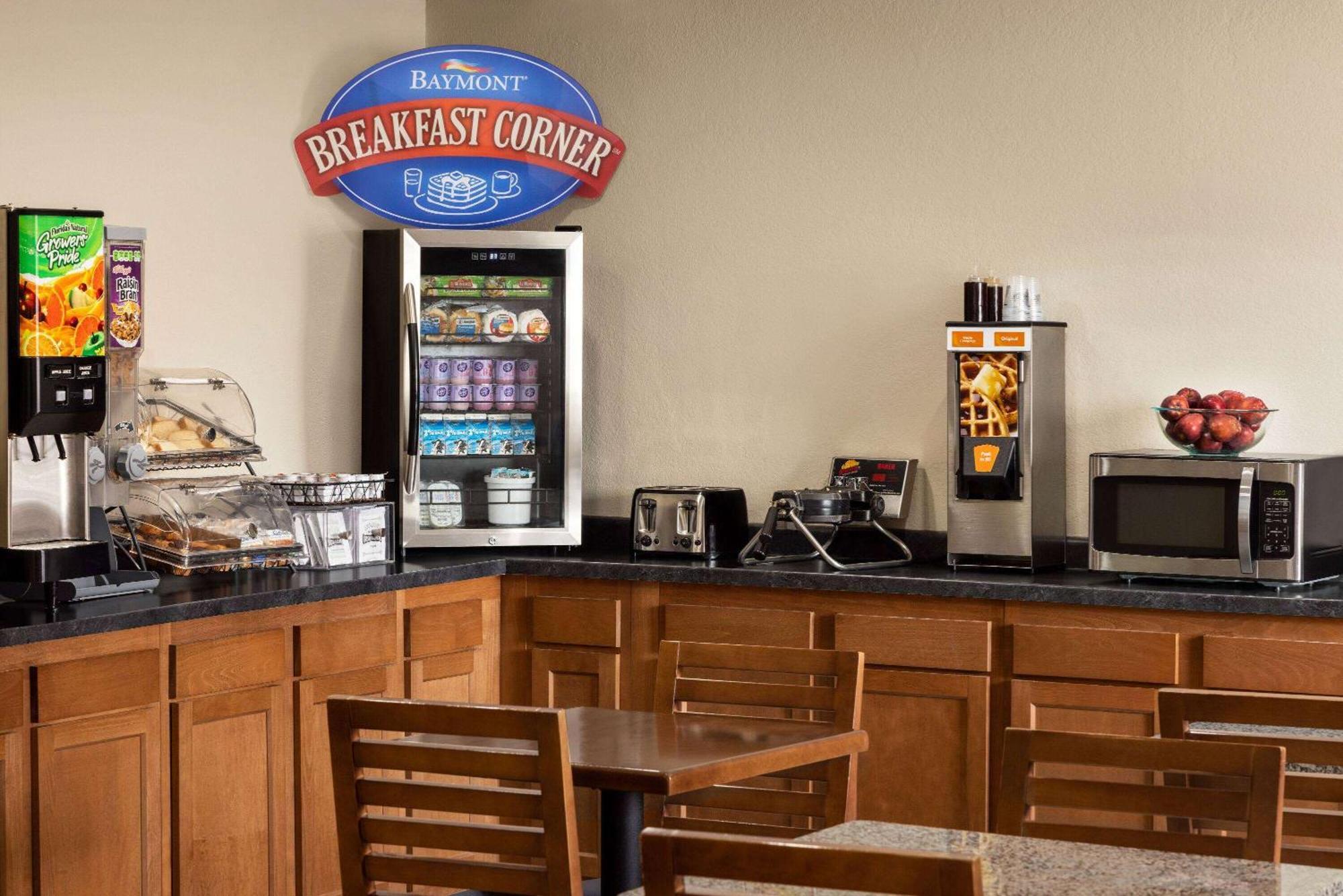 Baymont By Wyndham Cedar Rapids Hotell Eksteriør bilde