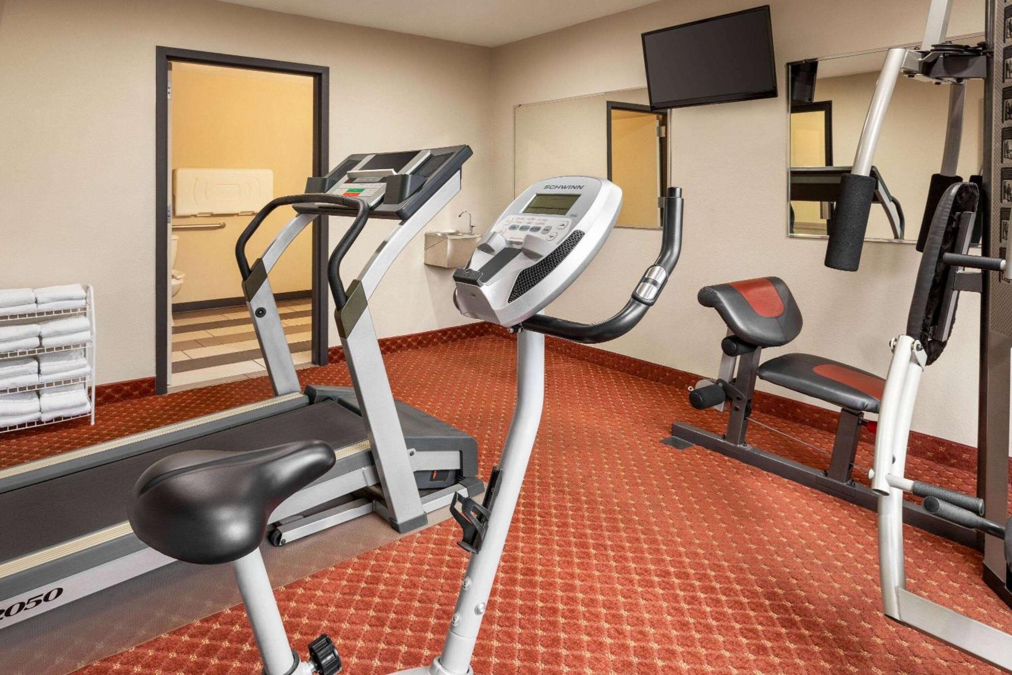 Baymont By Wyndham Cedar Rapids Hotell Eksteriør bilde