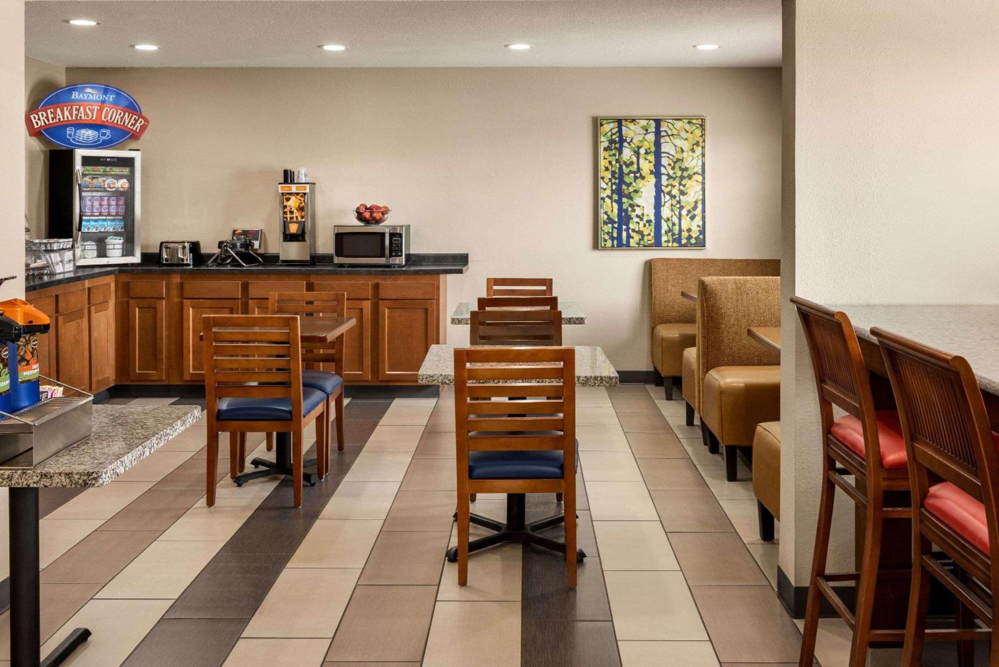 Baymont By Wyndham Cedar Rapids Hotell Eksteriør bilde
