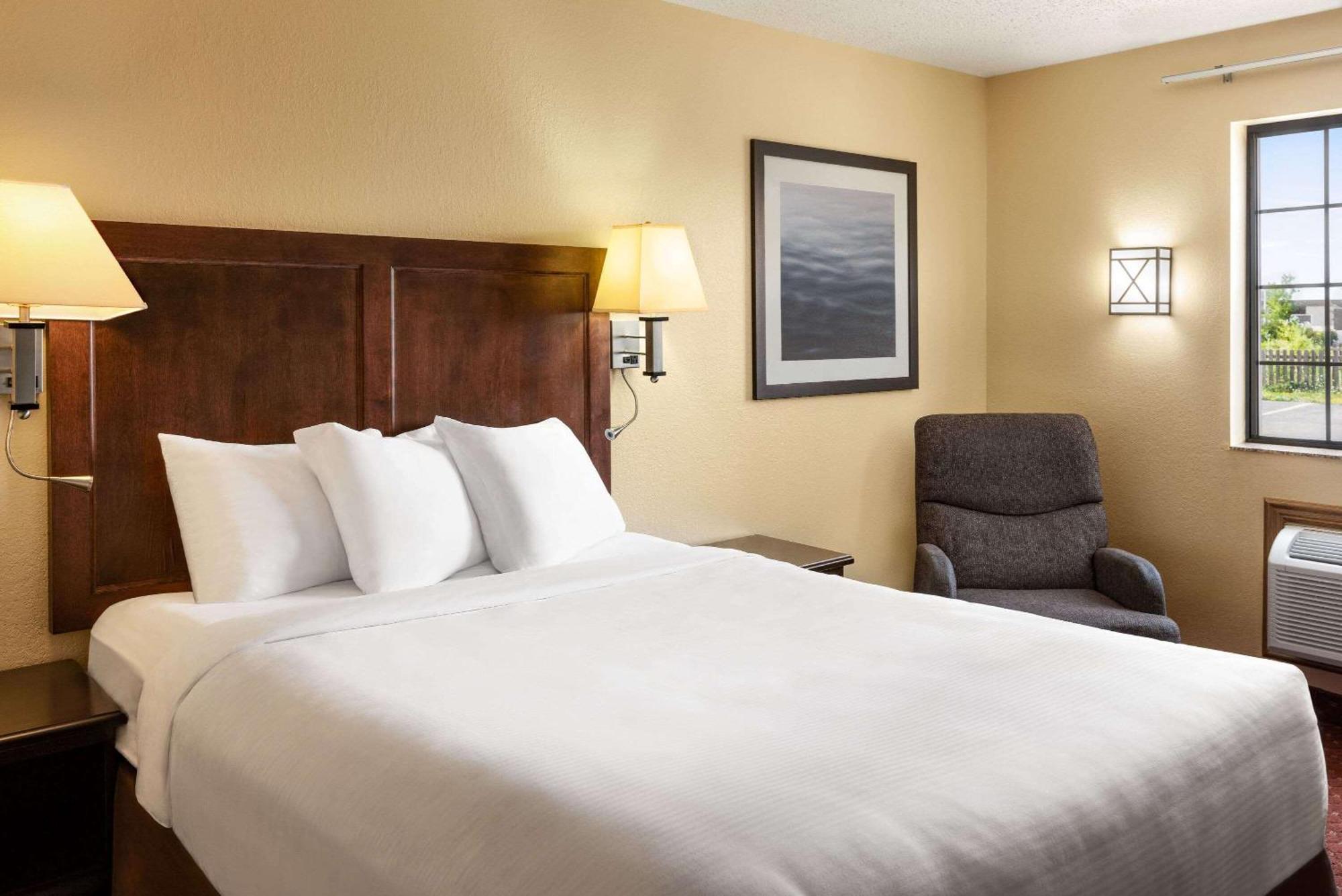 Baymont By Wyndham Cedar Rapids Hotell Eksteriør bilde