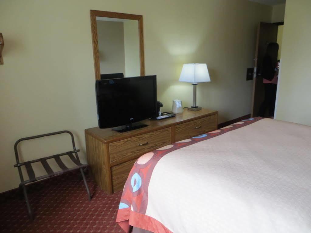 Baymont By Wyndham Cedar Rapids Hotell Eksteriør bilde