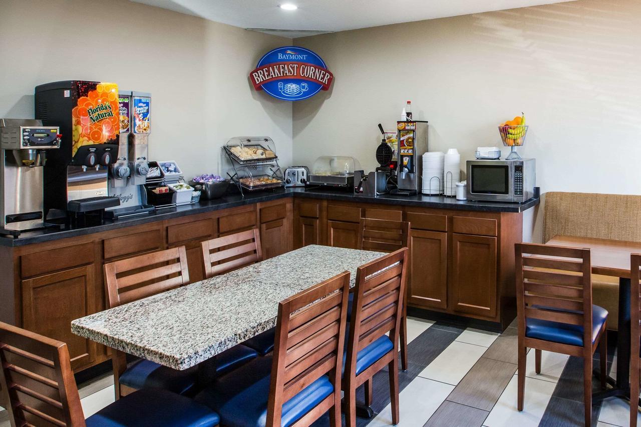 Baymont By Wyndham Cedar Rapids Hotell Eksteriør bilde